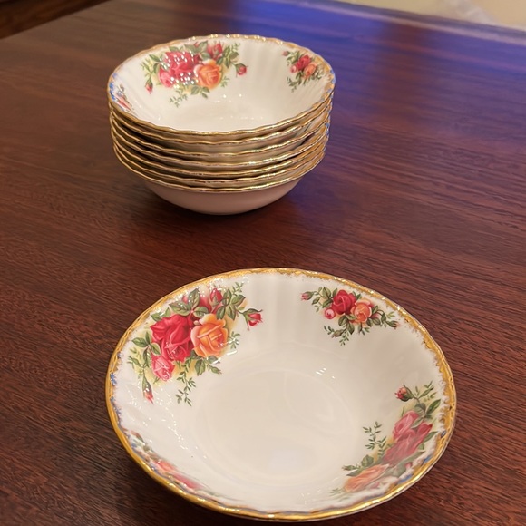 Royal Albert Country Rose Dessert Bowl Bone China from England - Picture 5 of 5